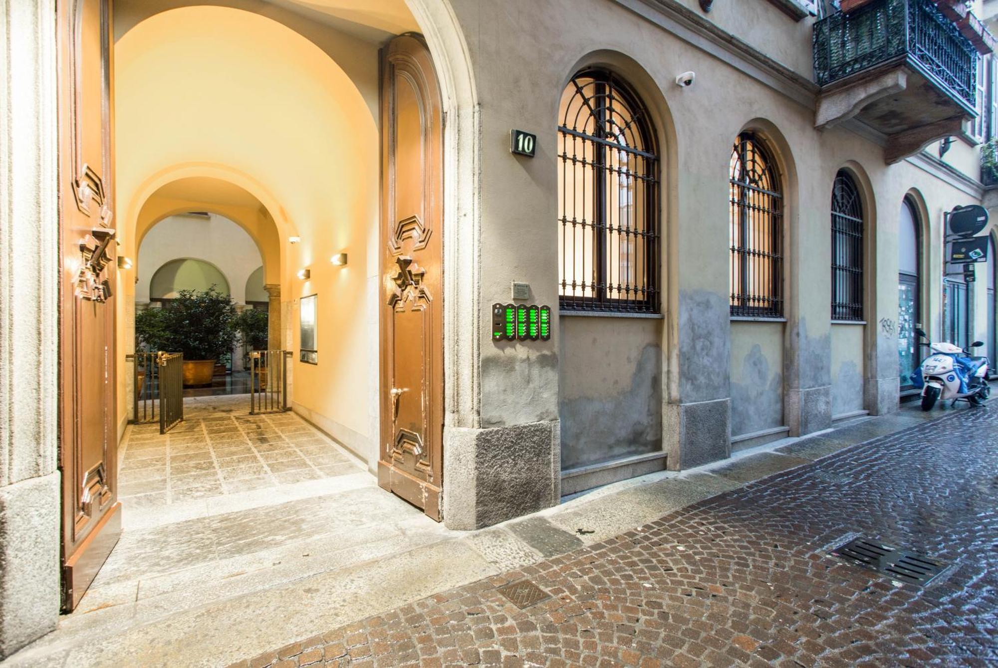 Keys Of Italy / Valpetrosa 10 - Touch Of Elegance, Milan